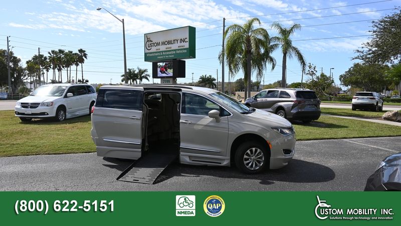 Used 2017 Chrysler Pacifica