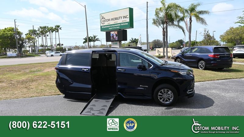 Used 2024 Toyota Sienna XLE with VIN 5TDJRKEC3RS221045 for sale in Largo, FL